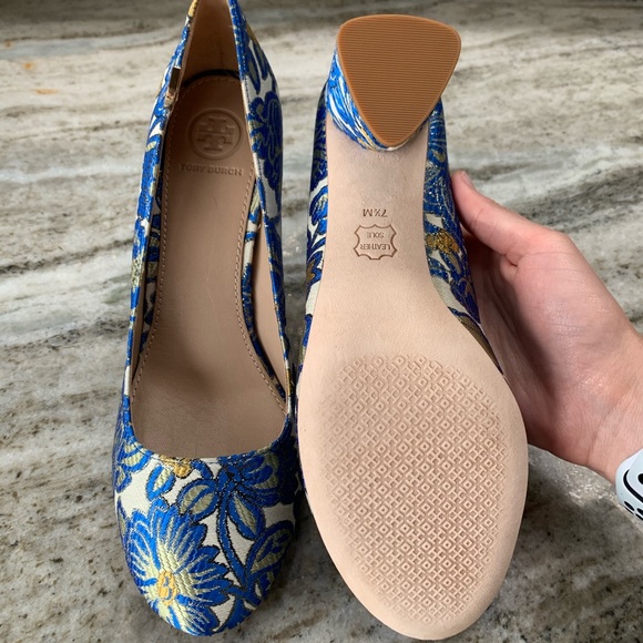 Tory Burch Round-toe Pump - Picture 8 of 8
